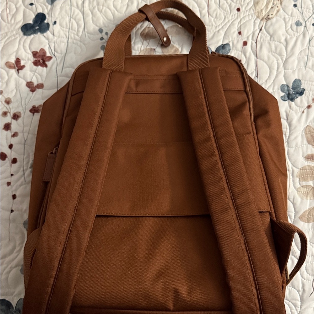 Beis Expandable Backpack in maple - Picture 3 of 3